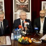 18.02.2020. Kielce. Konferencja prasowa w Teatrze im. Stefana Żeromskiego w Kielcach. Na zdjęciu (na zdjęciu): Andrzej Bętkowski - marszałek województwa świętokrzyskiego, Krzysztof Lipiec - lider świętokrzyskiego PiS i Michał Kotański - dyrektor Teatru im. Stefana Żeromskiego w Kielcach / Piotr Kwaśniewski / Radio Kielce