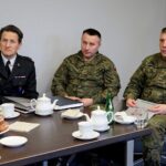 20.02.2020 Kielce. Spotkanie inicjujące projekt Radia Kielce - „Strefa munduru”. Od lewej:  mł. bryg. mgr inż. Mariusz Góra - zastępca Komendanta Miejskiego Państwowej Straży Pożarnej w Kielcach, major Andrzej Szostak - Centrum Przygotowań do Misji Zagranicznych, Daniel Woś - 10. Świętokrzyska Brygada Obrony Terytorialnej / Piotr Kwaśniewski / Radio Kielce