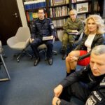 20.02.2020 Kielce. Spotkanie inicjujące projekt Radia Kielce - „Strefa munduru”. Od lewej: Daniel Woś - 10. Świętokrzyska Brygada Obrony Terytorialnej, nadkom. Marcin Chatys - pierwszy zastępca Komendanta Miejskiego Policji w Kielcach,   podporucznik Ewa Kózka - Centrum Przygotowań do Misji Zagranicznych, Renta Morąg -sekretarz redakcji Radia Kielce, insp. Artur Bielecki - pierwszy zastępca Komendanta Wojewódzkiego Policji / Piotr Kwaśniewski / Radio Kielce