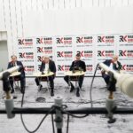 23.02.2020. Kielce. Studio Polityczne Radia Kielce. Na zdjęciu (od lewej): Marek Kwitek - PiS, Lucjan Pietrzczyk - PO KO, Dawid Lewicki - Konfederacja Partia KORWIN, Czesław Siekierski - PSL i Artur Pejas - Nowa Lewica / Kamil Król / Radio Kielce