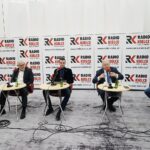 23.02.2020. Kielce. Studio Polityczne Radia Kielce. Na zdjęciu (od lewej): Marek Kwitek - PiS, Lucjan Pietrzczyk - PO KO, Dawid Lewicki - Konfederacja Partia KORWIN, Czesław Siekierski - PSL i Artur Pejas - Nowa Lewica / Kamil Król / Radio Kielce