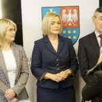 26.02.2020 Kielce. Konferencja: Edukacja, zdrowie i sprawy społeczne Województwa Świętokrzyskiego 2014-2020.   Od lewej: Katarzyna Kubicka - p.o. dyrektor departamentu, Renata Janik - wicemarszałek Województwa Świętokrzyskiego, Artur Potaczała -   p.o. zastępcy dyrektora departamentu. / Dionizy Krawczyński / Radio Kielce