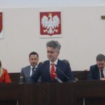 20.02.2020. Kielce. Sesja Rady Miasta Kielce. Na zdjęciu (od lewej): Joanna Winiarska - wiceprzewodnicząca Rady Miasta Kielce, Kamil Suchański - przewodniczący Rady Miasta Kielce, Krzysztof Słoń - senator PiS i Jarosław Karyś - wiceprzewodniczący Rady Miasta Kielce / Michał Kita / Radio Kielce