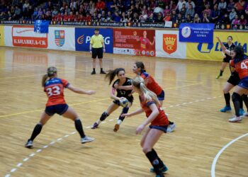 Kielce. Final Four juniorek w piłkę ręczną. Mecz Korona Handball – MTS Kwidzyn / Maciej Makuła / Radio Kielce