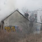 20.02.2020. Kielce. Pożar pustostanu przy ul. Zapłotek / Jarosław Kubalski / Radio Kielce
