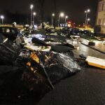 23.02.2020 Kielce. Wichura zerwała część elewacji z bloku przy ul. Chęcińskiej / Jarosław Kubalski / Radio Kielce