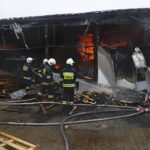 10.02.2020. Kornica. Pożar zakładu drzewnego przy ulicy Przemysłowej / Jarosław Kubalski / Radio Kielce