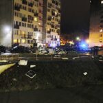 23.02.2020 Kielce. Wichura zerwała część elewacji z bloku przy ul. Chęcińskiej / Jarosław Kubalski / Radio Kielce