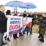 23.02.2020. Łysaków. Inauguracja kampanii prezydenckiej Andrzeja Dudy w powiecie jędrzejowskim. Na zdjęciu (od lewej): Tomasz Puchrowicz - członek zarządu powiatu jędrzejowskiego, Agnieszka Kupis - PiS Jędrzejów, poseł Krzysztof Lipiec - lider świętokrzyskich struktur PiS, Marek Bogusławski - wicemarszałek województwa świętokrzyskiego, Andrzej Pruś - przewodniczący Sejmiku Województwa Świętokrzyskiego, Krzysztof Majchrzak - kierownik biura powiatowego ARiMR w Jędrzejowie / Jarosław Kubalski / Radio Kielce