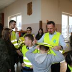 18.02.2020. Jędrzejów. Bezpieczny i Ekologiczny Powiat Plus w Zespole Szkół nr 1 w Jędrzejowie. Na zdjęciu (w środku): Paweł Faryna - starosta jędrzejowski / Starostwo Powiatowe w Jędrzejowie