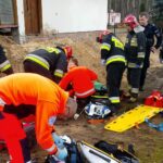 27.02.2020. Sielpia Wielka. W czasie remontu budynku przewróciła się ściana, która przygniotła 60-latka. Życia mężczyzny, mimo akcji reanimacyjnej, nie udało się uratować / PSP Końskie