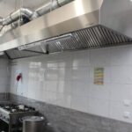 09.02.2020 Kazimierza Wielka. Kuchnia w Samorządowej Szkole Podstawowej nr 1 im. Hugona Kołłątaja po remoncie / Marta Gajda / Radio Kielce