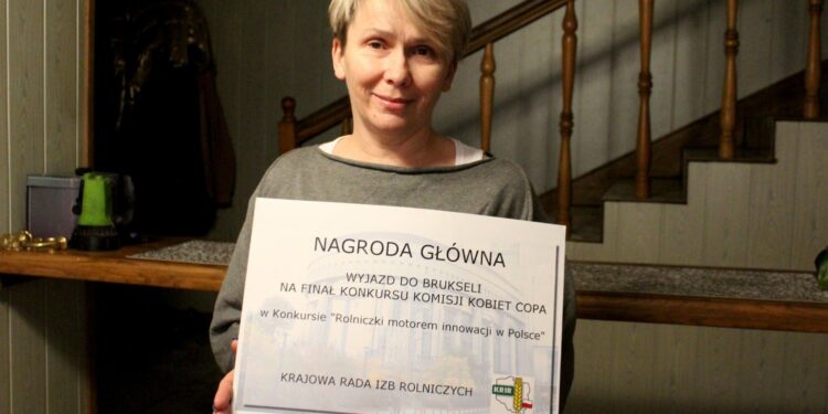 Teresa Łukasik ze Strzałkowa w gminie Stopnica zajęła pierwsze miejsce w konkursie Krajowej Rady Izb Rolniczych / Marta Gajda / Radio Kielce