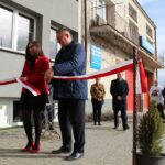 19.02.2020 Solec-Zdrój. Rozbudowany budynek Gminnego Centrum Kultury. Na zdjęciu od lewej: Justyna Błaszczyk - dyrektor Gminnego Centrum Kultury, Adam Pałys - wójt / Marta Gajda / Radio Kielce