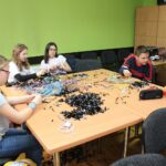 24.02.2020. Busko-Zdrój. Warsztaty w ramach projektu "Moda na recycling" / Marta Gajda / Radio Kielce