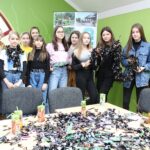 24.02.2020. Busko-Zdrój. Warsztaty w ramach projektu "Moda na recycling" / Marta Gajda / Radio Kielce