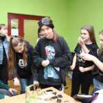 24.02.2020. Busko-Zdrój. Warsztaty w ramach projektu "Moda na recycling" / Marta Gajda / Radio Kielce