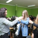 24.02.2020. Busko-Zdrój. Warsztaty w ramach projektu "Moda na recycling" / Marta Gajda / Radio Kielce