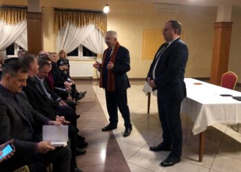 06.02.2020 Sandomierz. Spotkanie powiatowych struktur PiS. Na zdjęciu (od lewej): poseł Krzysztof Lipiec i poseł Marek Kwitek / Grażyna Szlęzak-Wójcik / Radio Kielce