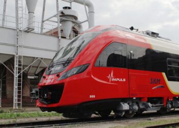 Nowoczesne pociągi będą jeździły po świętokrzyskich torach / NEWAG