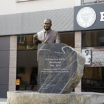 Kielce. Pomnik wicepremiera Przemysława Gosiewskiego przy ulicy Warszawskiej / Fot. Jarosław Kubalski - Radio Kielce