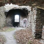 10.02.2020 Podzamcze Piekoszowskie. Ruiny pałacu Tarłów / Jarosław Kubalski / Radio Kielce