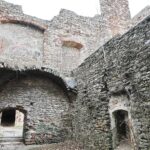 10.02.2020 Podzamcze Piekoszowskie. Ruiny pałacu Tarłów / Jarosław Kubalski / Radio Kielce