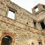 10.02.2020 Podzamcze Piekoszowskie. Ruiny pałacu Tarłów / Jarosław Kubalski / Radio Kielce