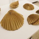 14.02.2020 Kielce. BWA. Wernisaż trzech wystaw. Agnieszka Andruszkiewicz - obiekty z papieru / Jarosław Kubalski / Radio Kielce