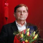 17.02.2020 Kielce. KCK. Nagrody Miasta Kielce. Gala. Nagroda specjalna: polski Czerwony Krzyż, Zarząd Okręgowy z siedzibą w Kielcach. Statuetkę odbiera prezes świętokrzyskiego oddziału okręgowego PCK Jerzy Stalmasiński / Jarosław Kubalski / Radio Kielce