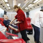 18.02.2020 Kielce. Policjanci oddają krew w ramach akcji "Nie Rozlewaj Krwi Na Drodze" / Jarosław Kubalski / Radio Kielce