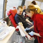 18.02.2020 Kielce. Policjanci oddają krew w ramach akcji "Nie Rozlewaj Krwi Na Drodze" / Jarosław Kubalski / Radio Kielce