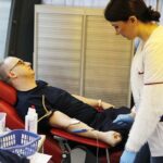 18.02.2020 Kielce. Policjanci oddają krew w ramach akcji "Nie Rozlewaj Krwi Na Drodze" / Jarosław Kubalski / Radio Kielce