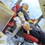 18.02.2020 Kielce. Policjanci oddają krew w ramach akcji "Nie Rozlewaj Krwi Na Drodze" / Jarosław Kubalski / Radio Kielce