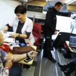 18.02.2020 Kielce. Policjanci oddają krew w ramach akcji "Nie Rozlewaj Krwi Na Drodze" / Jarosław Kubalski / Radio Kielce