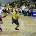 22.02.2020 Kielce. Mecz PGE Vive Kielce - MMTS Kwidzyn. Arciom Karalok / Jarosław Kubalski / Radio Kielce