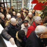 25.02.2020 Radio Kielce. Redakcja rozdawała słuchaczom budki lęgowe dla ptaków / Jarosław Kubalski / Radio Kielce