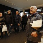 25.02.2020 Radio Kielce. Redakcja rozdawała słuchaczom budki lęgowe dla ptaków / Jarosław Kubalski / Radio Kielce