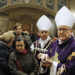 26.02.2020 Kielce. Popielec. Środa Popielcowa. Msza w katedrze. Biskupi Jan Piotrowski i Andrzej Kaleta / Jarosław Kubalski / Radio Kielce