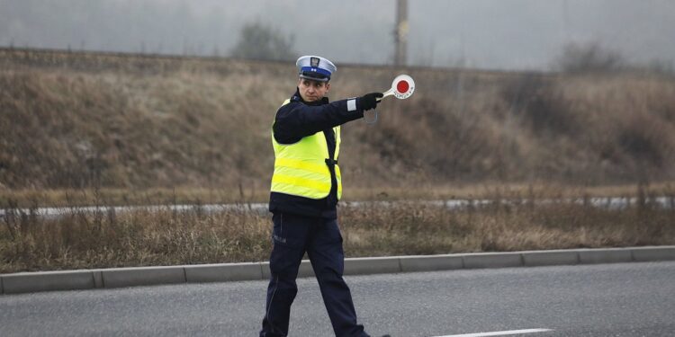 26.01.2020 Kielce. Ulica Krakowska. Policja. Kontrola drogowa / Jarosław Kubalski / Radio Kielce