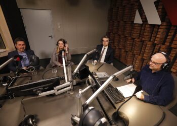 11.02.2020 Radio Kielce. Punkty Widzenia. Od lewej: Radni Jarosław Karyś i Joanna Winiarska, zastępca prezydenta Kielc Marcin Różycki i prowadzący audycje Rafał Szymczyk / Jarosław Kubalski / Radio Kielce