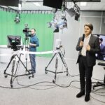 26.02.2020 Kielce. Centrum Mediów UJK. Studio telewizyjne dla studentów dziennikarstwa. Przemawia rektor UJK prof. Jacek Semaniak / Jarosław Kubalski / Radio Kielce