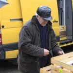 04.02.2020. Końskie. Akcja rozdawania odblasków przez Radio Kielce / Krzysztof Bujnowicz / Radio Kielce