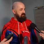 05.02.2020. Ostrowiec Świętokrzyski. Retro Gra w Browarze Kultury. Na zdjęciu: Stanisław Dunin-Borkowski - kolekcjoner gier retro / Emilia Sitarska / Radio Kielce