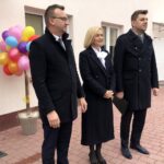 06.02.2020 Sandomierz. Otwarcie nowej siedziby Przedszkola Samorządowego nr 6. Na zdjęciu (od lewej): Marcin Piwnik - starosta sandomierski, wicemarszałek Renata Janik i burmistrz Marcin Marzec / Grażyna Szlęzak-Wójcik / Radio Kielce