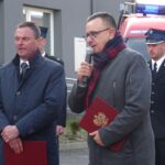 09.02.2020. Iwaniska. Uroczystość przekazania samochodów dla OSP w Iwaniskach i OSP w Kamieńcu. Na zdjęciu (od lewej): Wiesław Kowalczyk - przewodniczący Rady Gminy w Iwaniskach i Marek Staniek - wójt Iwanisk / Emilia Sitarska / Radio Kielce