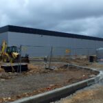 22.05.2020 Ostrowiec Świętokrzyski. Prace przy budowie drogi prowadzącej do strefy inwestycyjnej / Emilia Sitarska / Radio Kielce