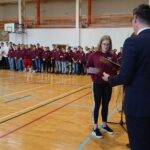 24.02.2020. Ostrowiec Św. Wręczenie listów gratulacyjnych pływakom i waterpolistom KSZO Ostrowiec, a także uczniom Szkoły Mistrzostwa Sportowego / Emilia Sitarska / Radio Kielce