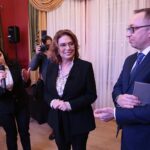 06.02.2020 Bliżyn. Wizyta Małgorzaty Kidawy-Błońskiej. Na zdjęciu (od lewej): poseł Marzena Okła-Drewnowicz, Małgorzata Kidawa-Błońska - kandydatka PO w wyborach prezydenckich i Artur Gierada - przewodniczący świętokrzyskiej Platformy Obywatelskiej / Wiktor Taszłow / Radio Kielce