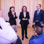 06.02.2020 Bliżyn. Wizyta Małgorzaty Kidawy-Błońskiej. Na zdjęciu (od lewej): poseł Marzena Okła-Drewnowicz, Małgorzata Kidawa-Błońska - kandydatka PO w wyborach prezydenckich i Artur Gierada - przewodniczący świętokrzyskiej Platformy Obywatelskiej / Wiktor Taszłow / Radio Kielce